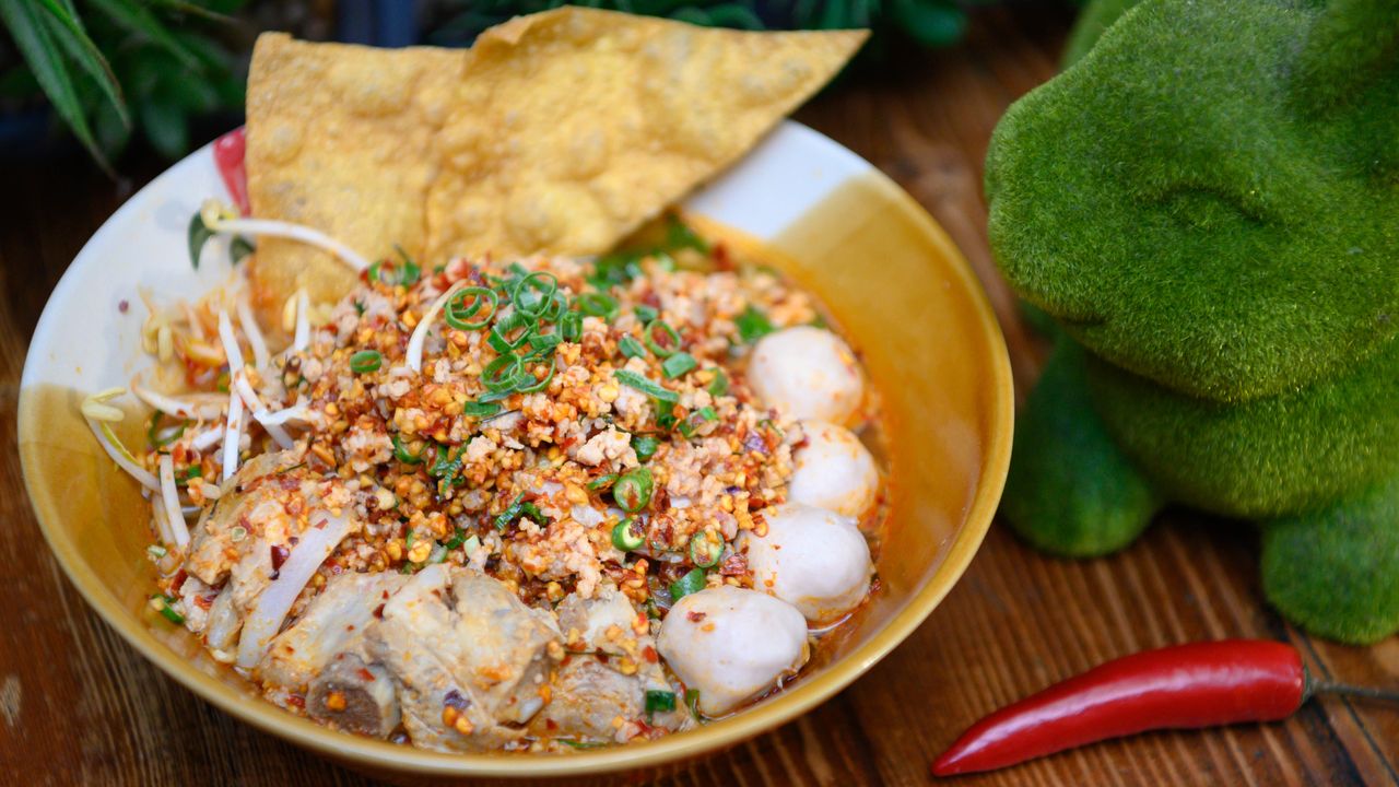 Tom Yum noodle with soft pork bones ต้มยำกระดูกอ่อน