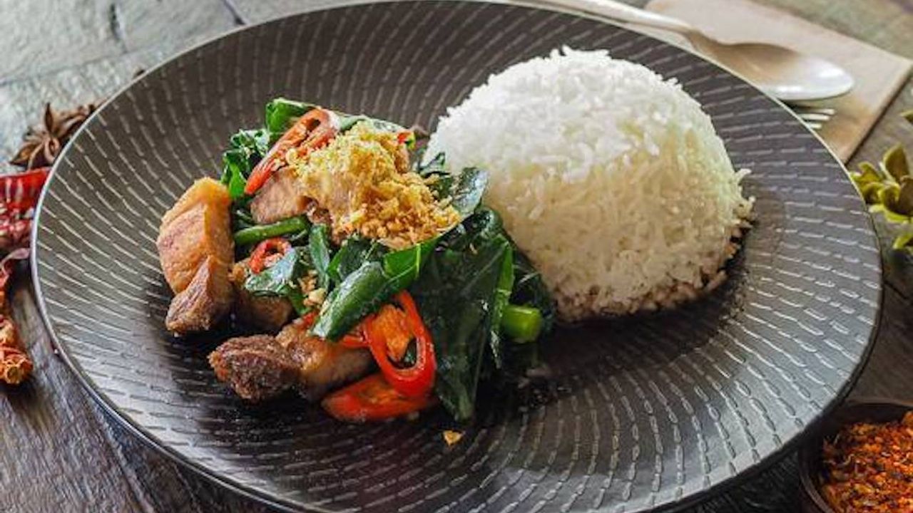 Crispy Pork & Kailan Stir Fry