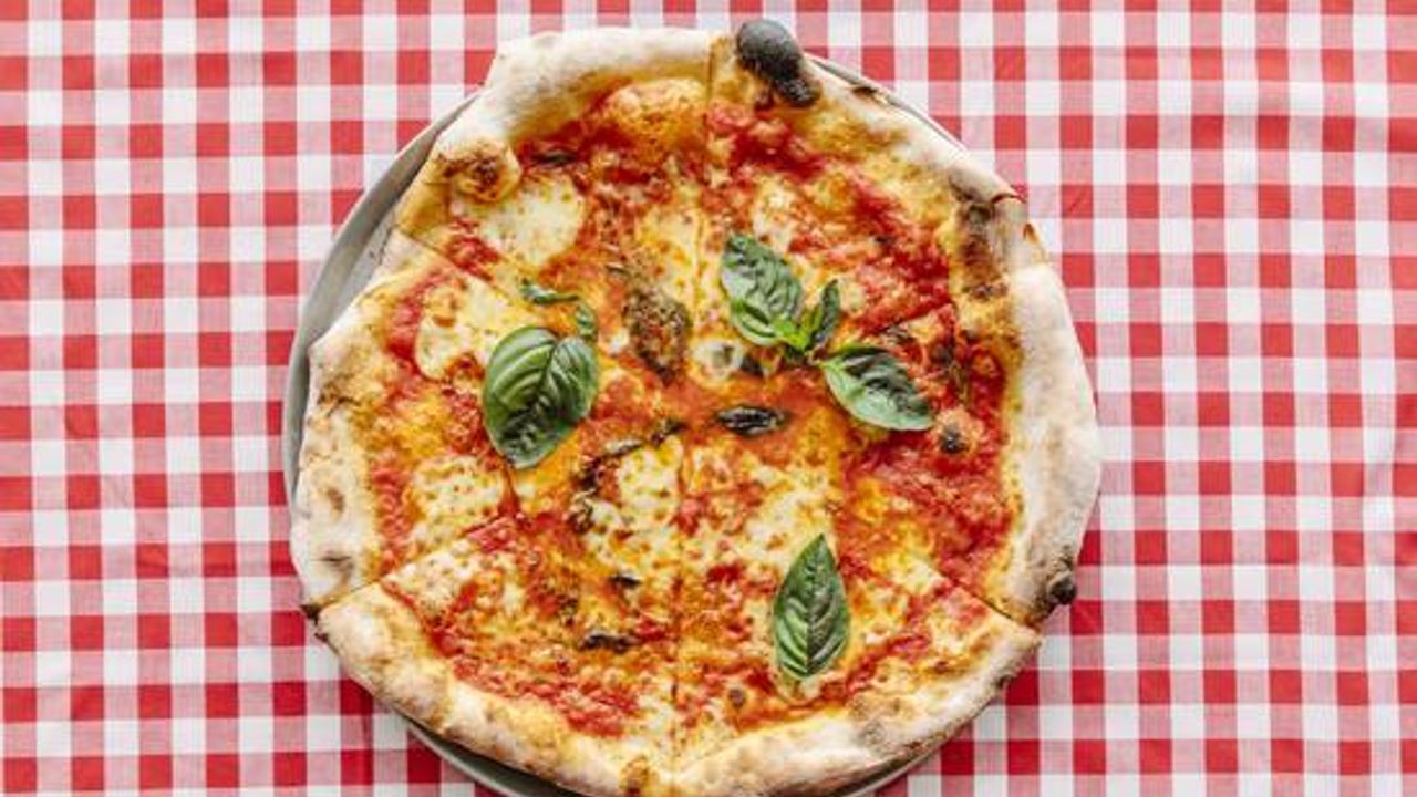 Margherita Pizza (V)