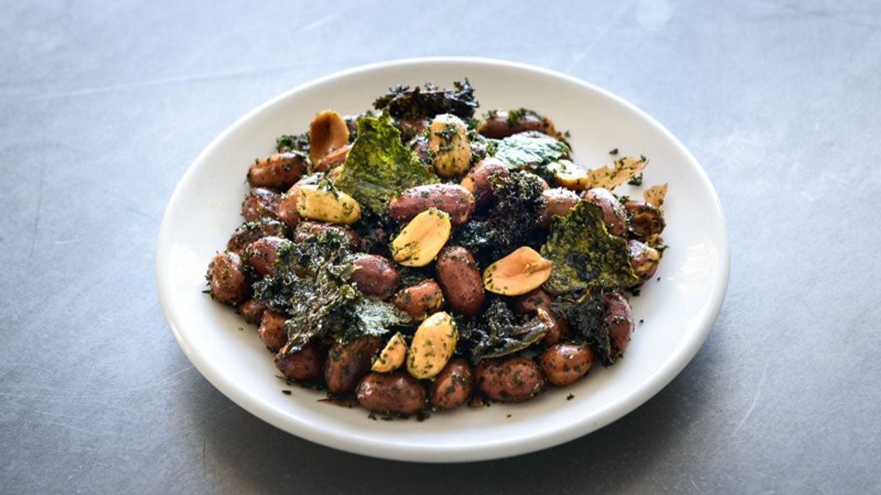 Spiced peanuts, fried kale & laver