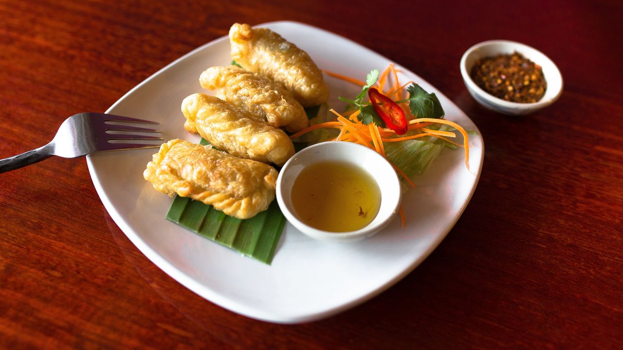 Curry Puffs (4 Pieces)