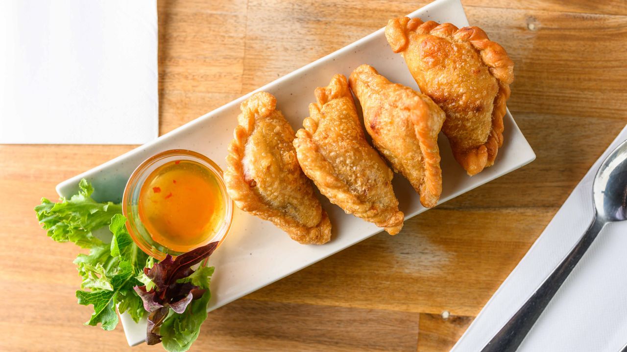 Curry Puff Vegetarian (4 Pcs.)