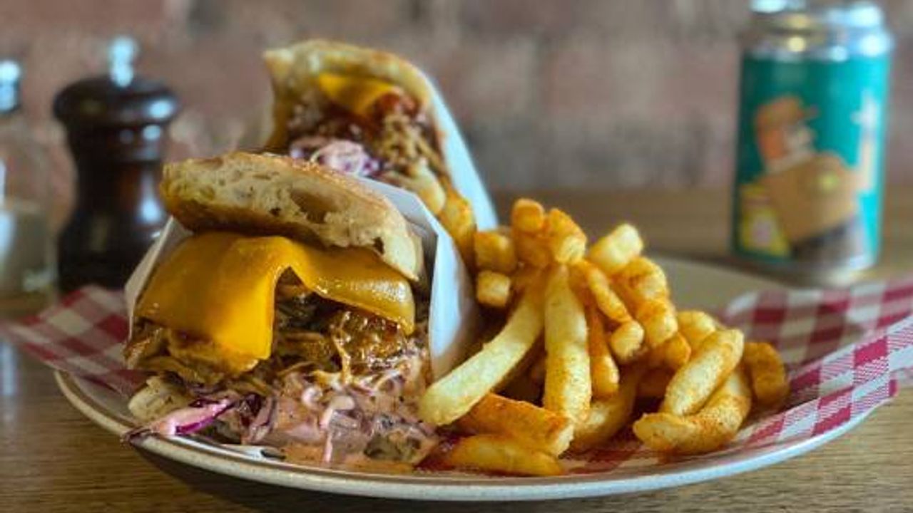 Jude Law Pulled Pork Burger + Chips