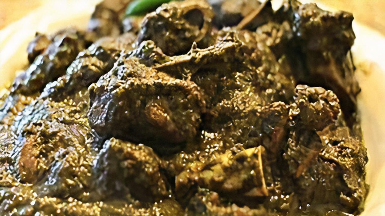2. Goat Curry (Saag Wali)