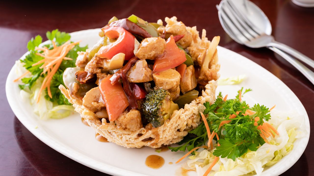 Kung Pao Chicken in Nest