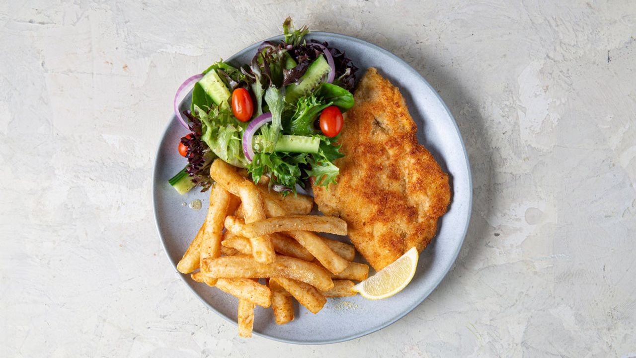 Schnitzel with Salad and Chips