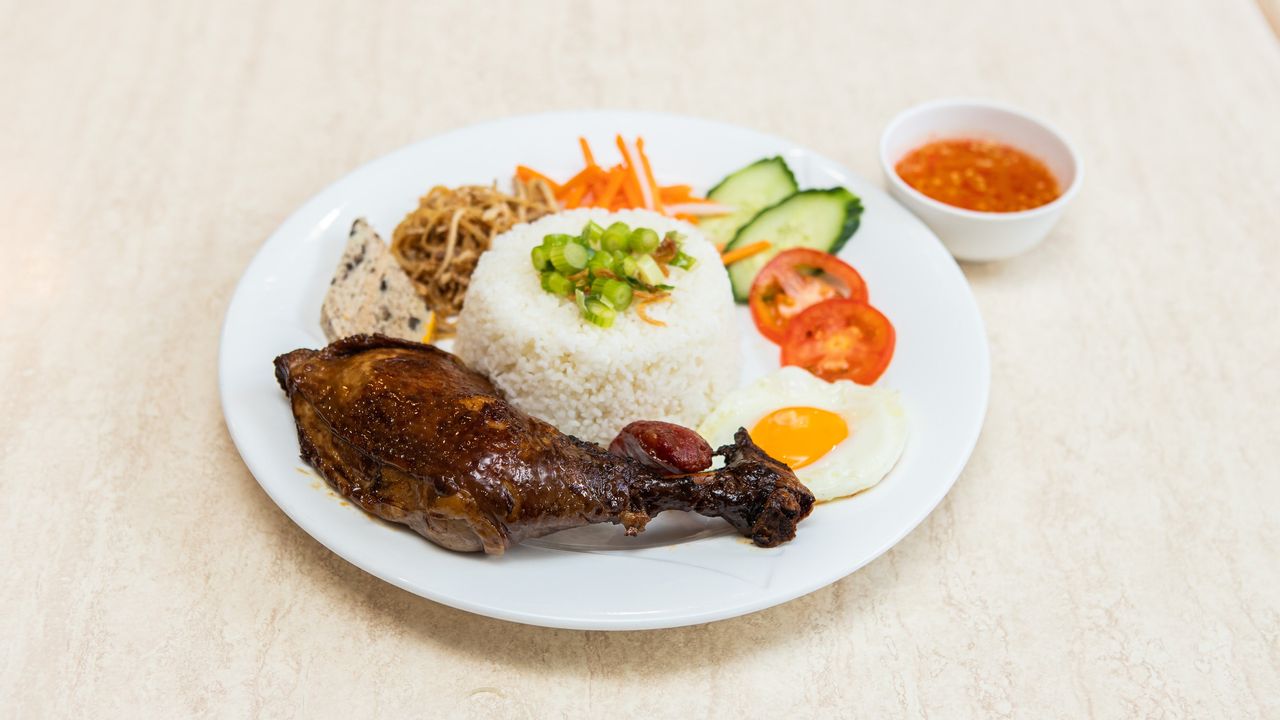 Broken Rice with Crispy Chicken Thigh