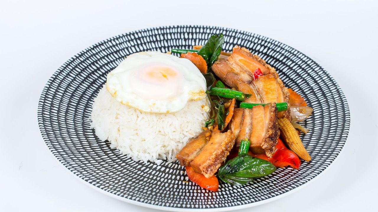 Mhu Grob Grapao Egg on Rice