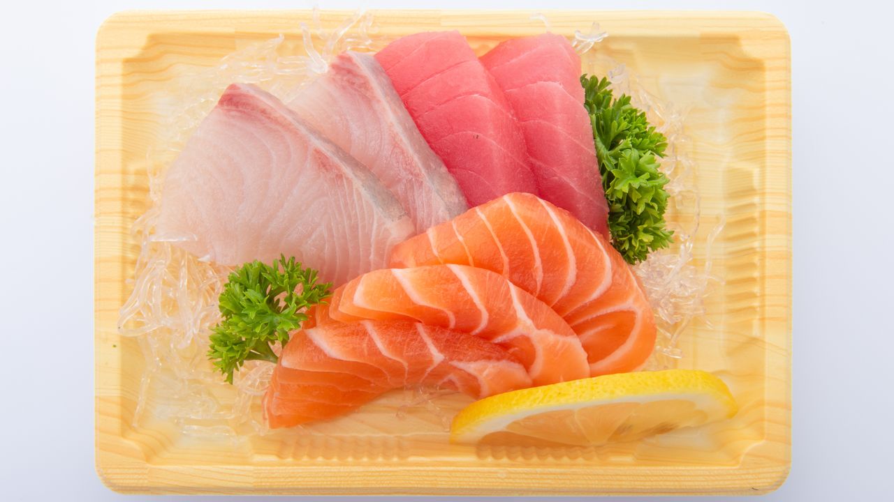 Sashimi Box - Assorted (15 piece)