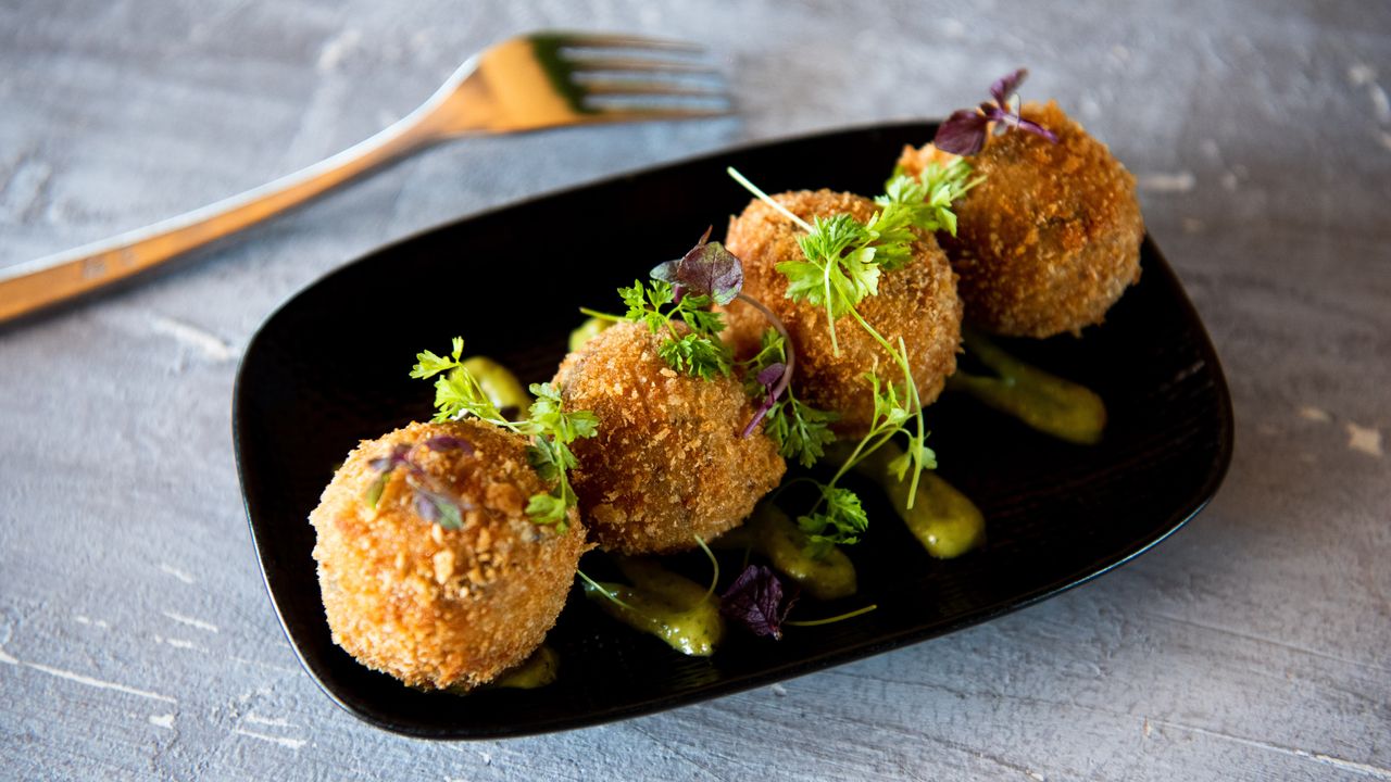 Crispy Cheesy Mushroom Rice Balls (4) - Knusprige käsige Pilz-Reisbällchen