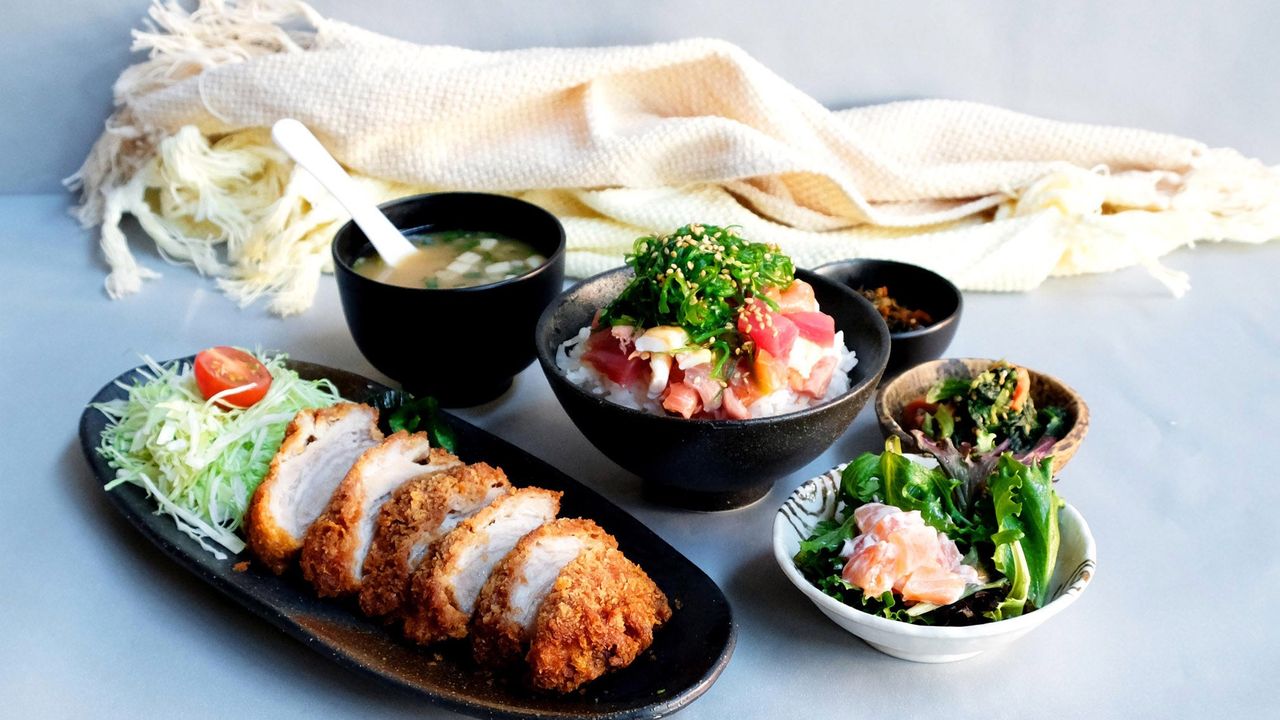 Seafood Bowl and Wagyu Set
