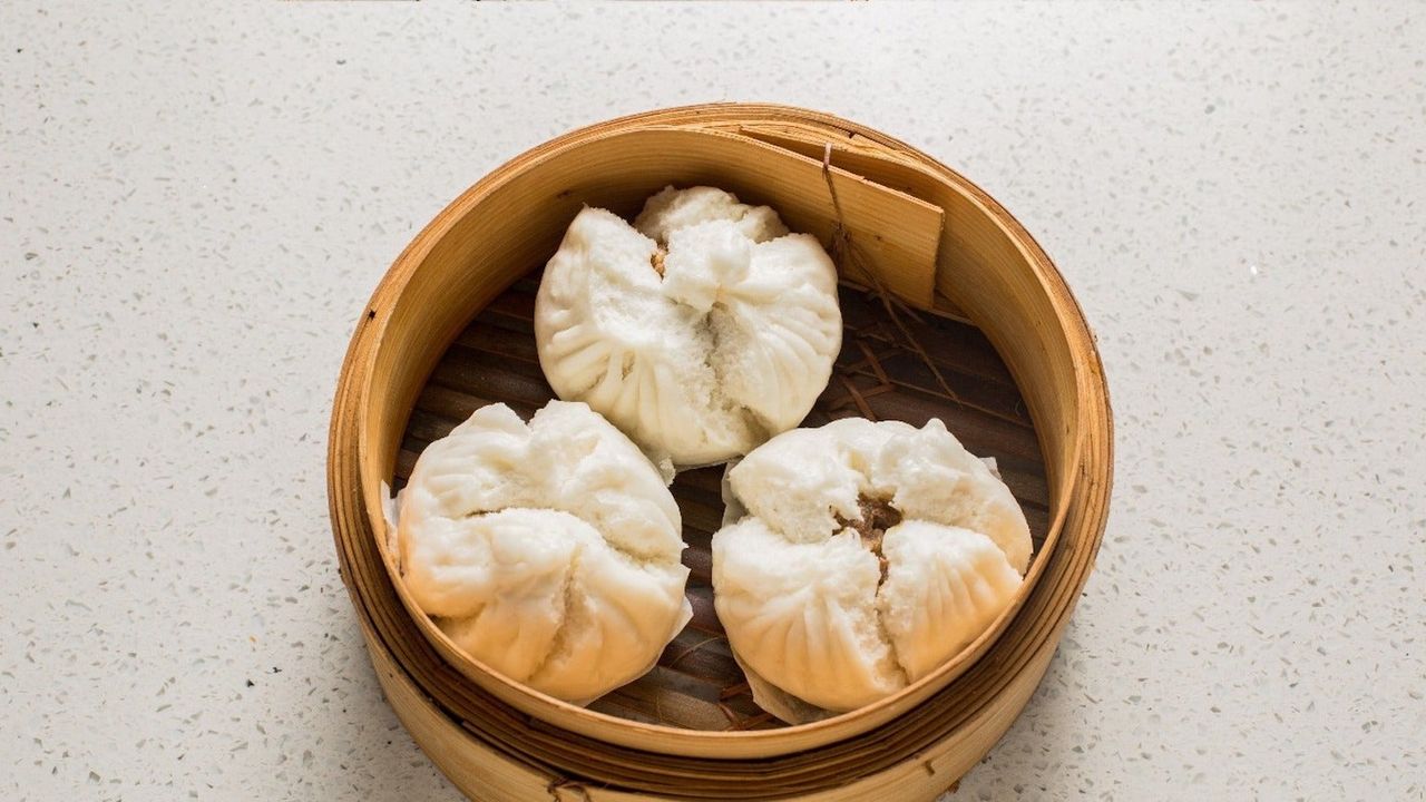 117 BBQ Pork Bun (3 Pieces) 蜜汁叉燒包