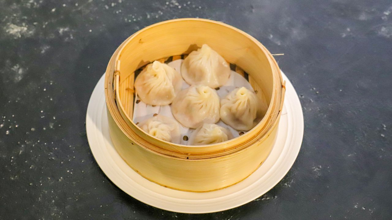 Pork & Chive Dumplings 韭菜猪肉水饺 (6pcs)