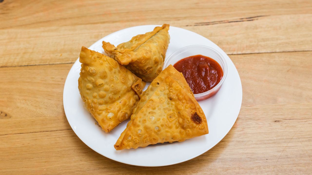Vegetable Samosa (V)