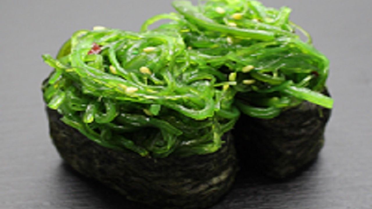 Ship - Seaweed Salad  (2 Pcs)