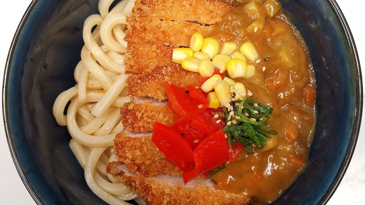 U06. CURRY UDON (CHICKEN OR PORK)