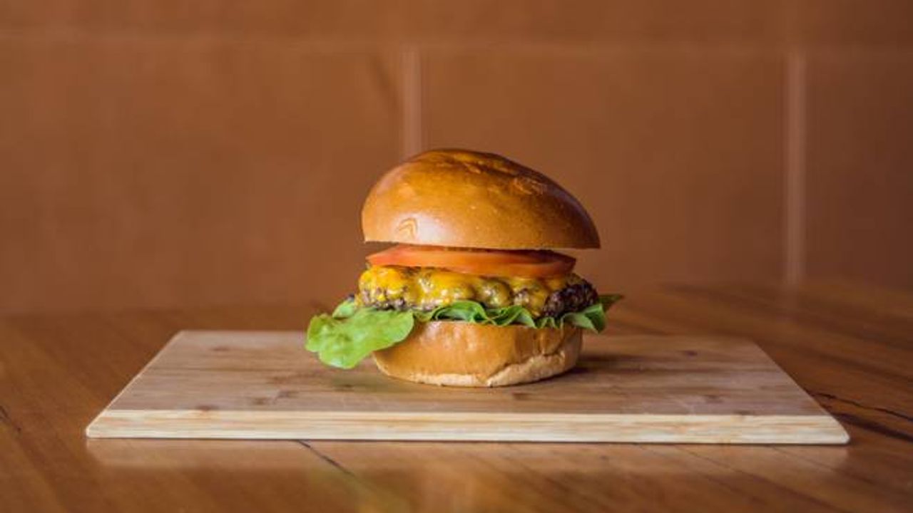 Old Fashioned Cheeseburger