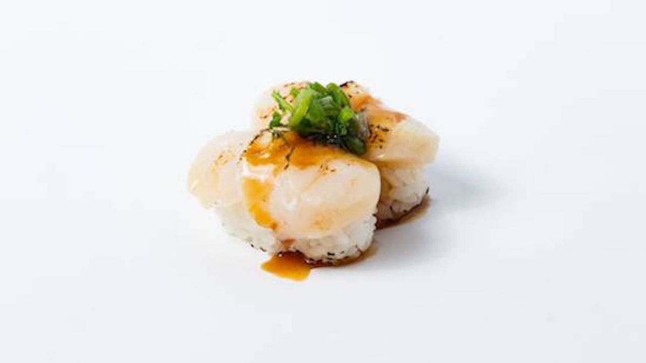 Aburi Hotate Nigiri