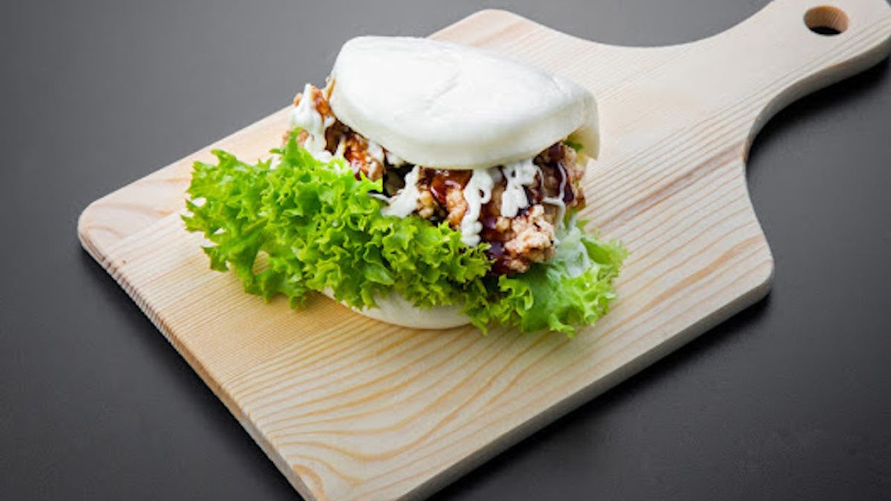 Japanese Style Chicken Karaage Bao (1pc)