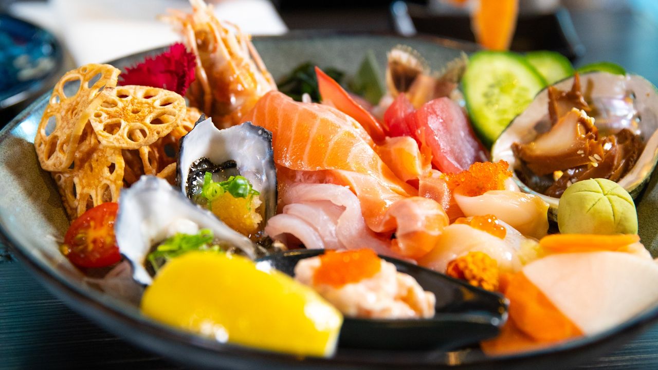 Shou's Assorted Sashimi Plate (Large) (11-12)