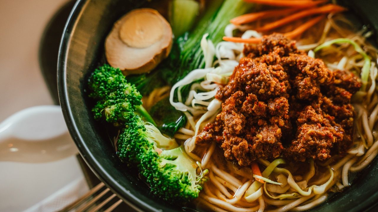 R05. Spicy Beef Mince Ramen