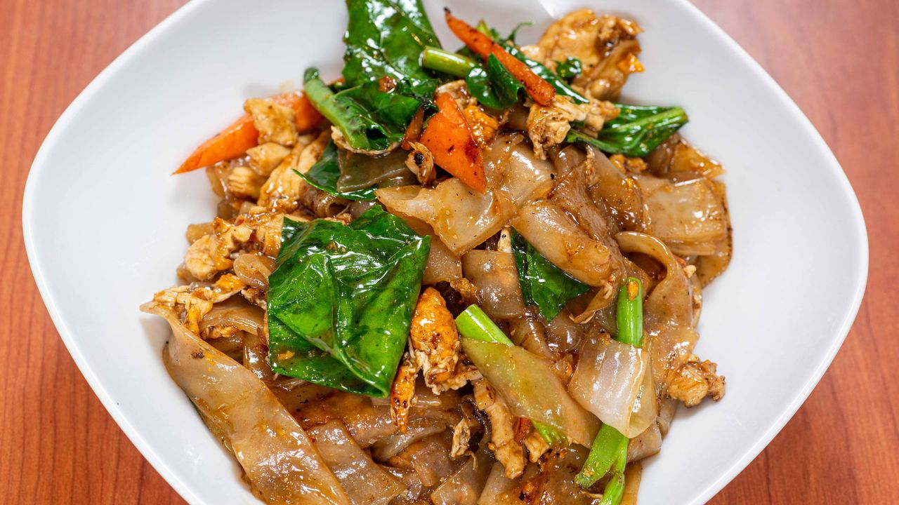 Soys Noodle (Pad See-ew)