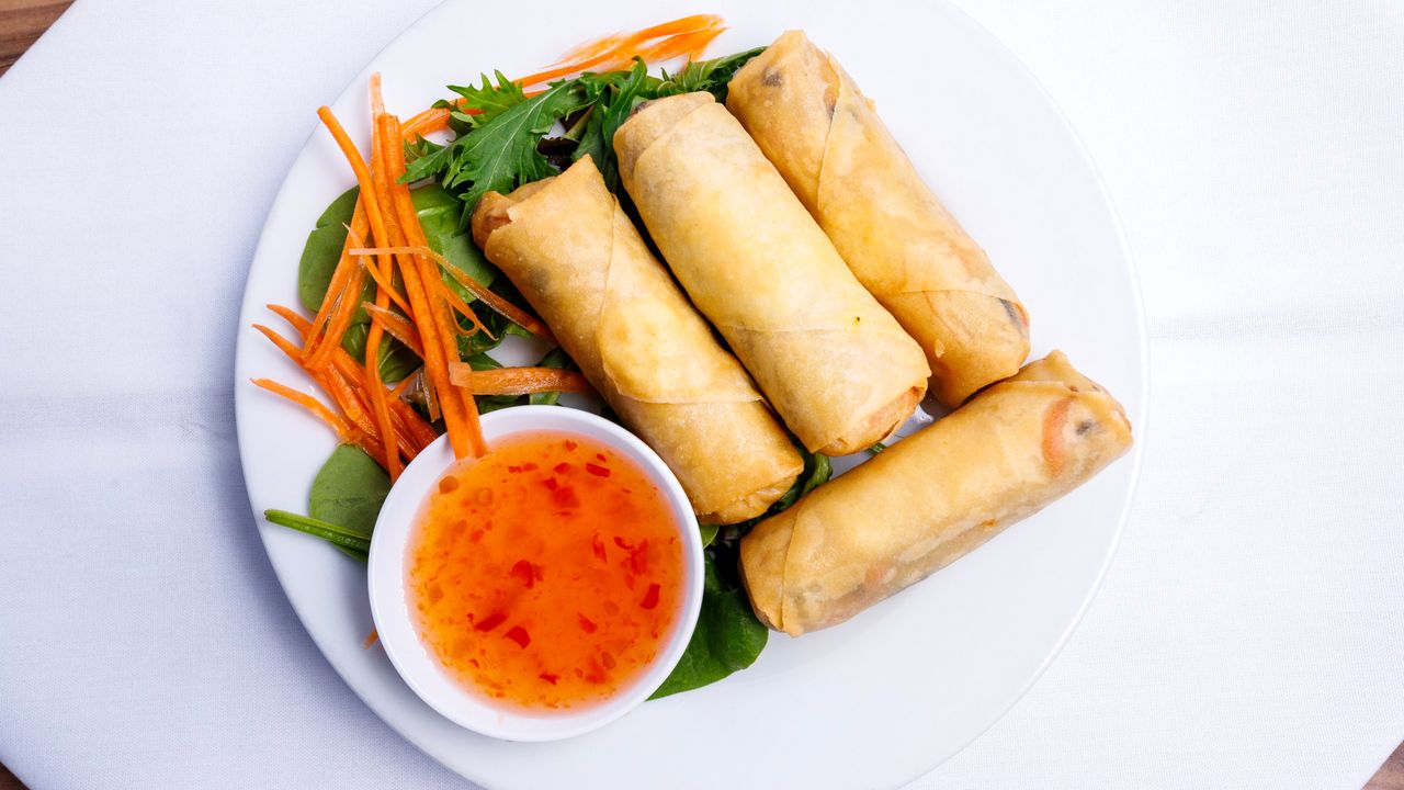 Vegetable Spring Rolls (4 Pieces)