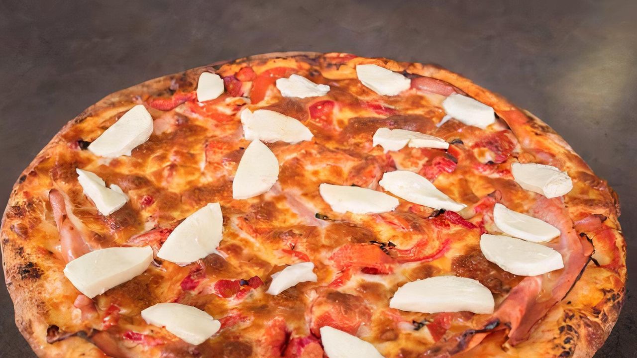 Platinum Gold Pizza (Medium)