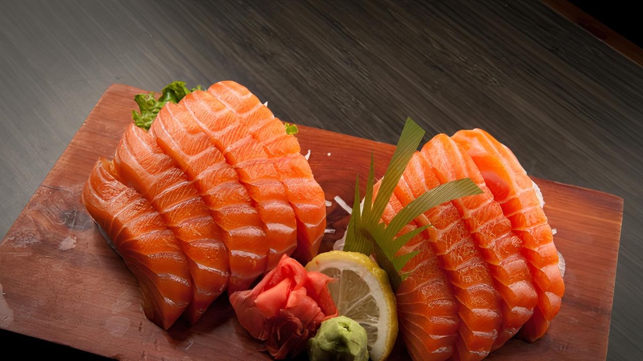 Salmon Sashimi (6 PCS)