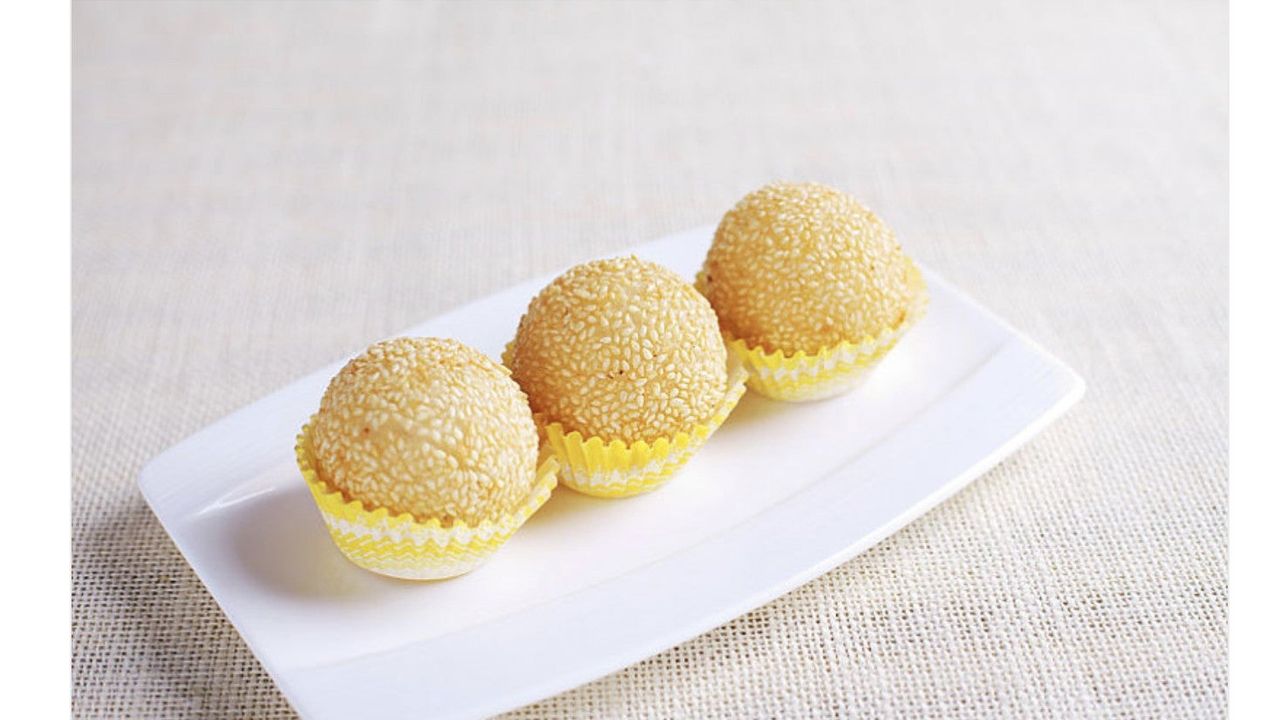 Fried glutinous Rice ball with sesame and red bean paste(6p/c) 麻团