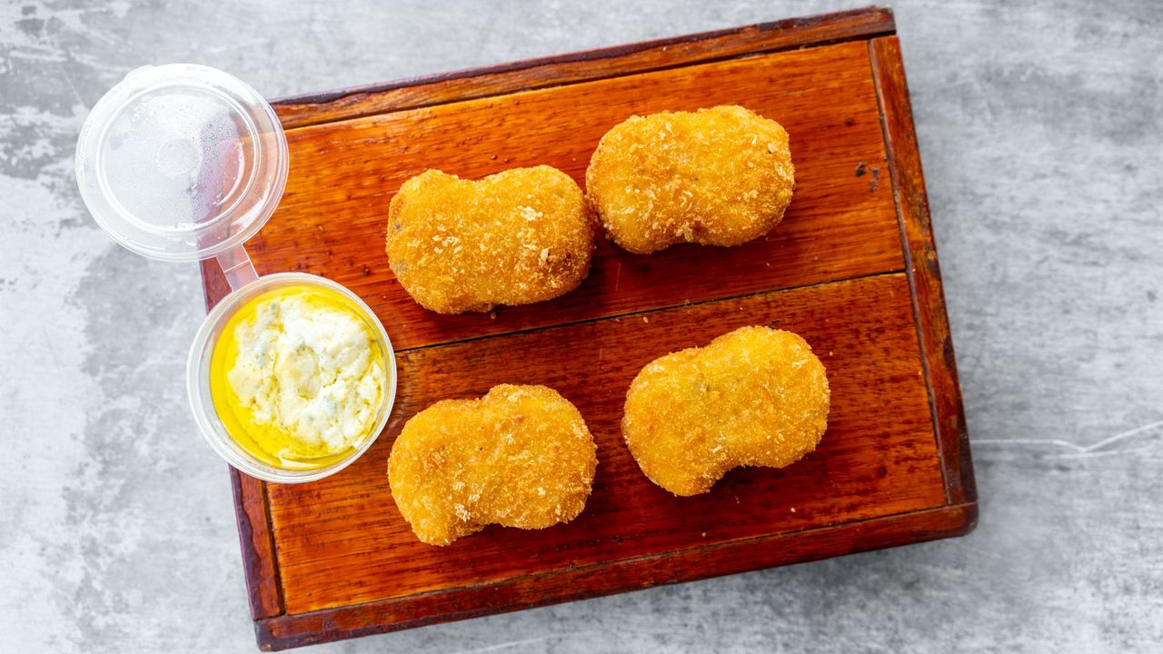 Cheesy Macaroni Bites