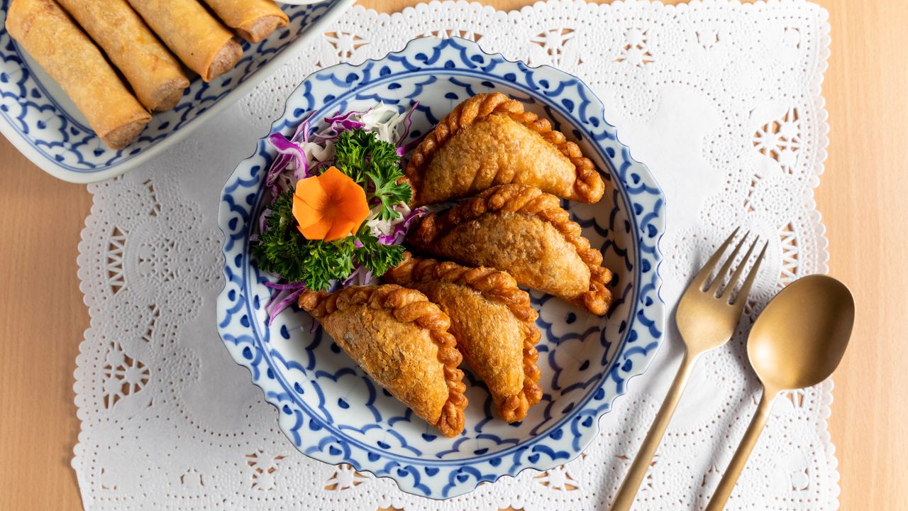 102. Curry Puff (4)