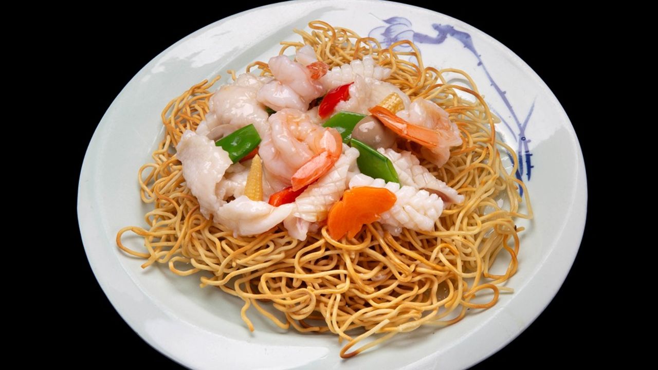J16. Seafood Combination Crispy Noodle