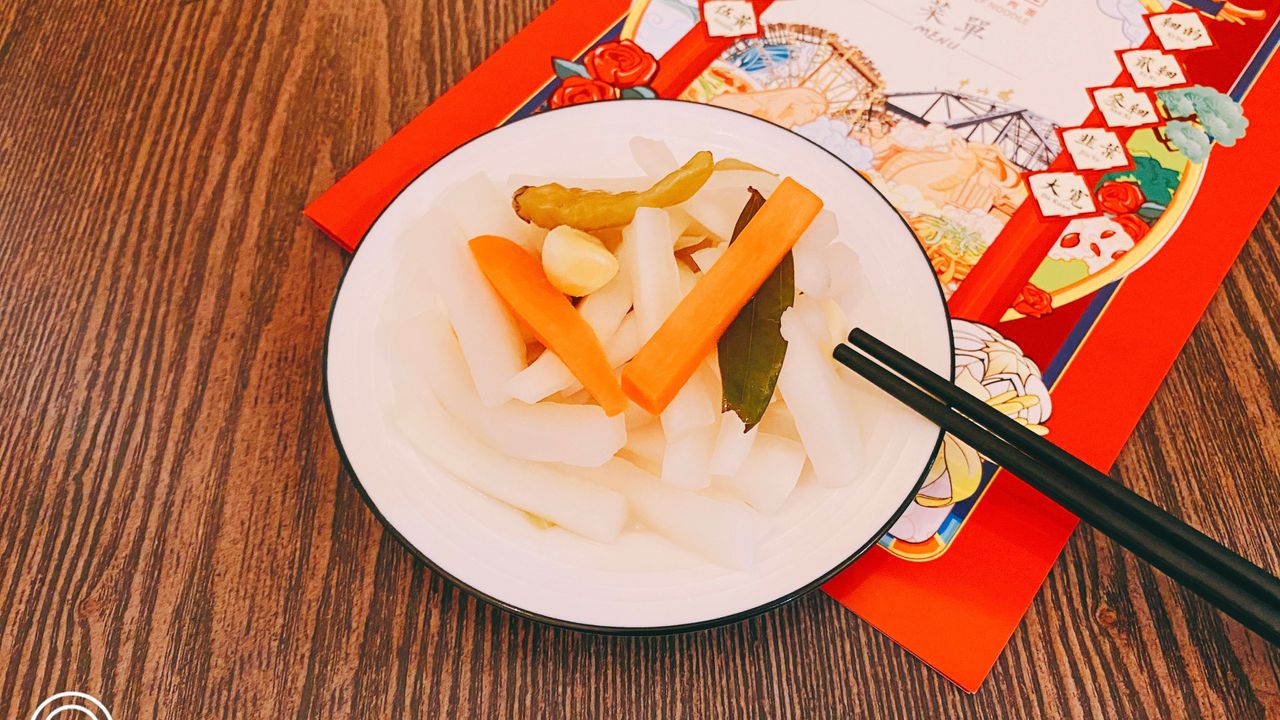 Spicy and Sour Pickled Radish