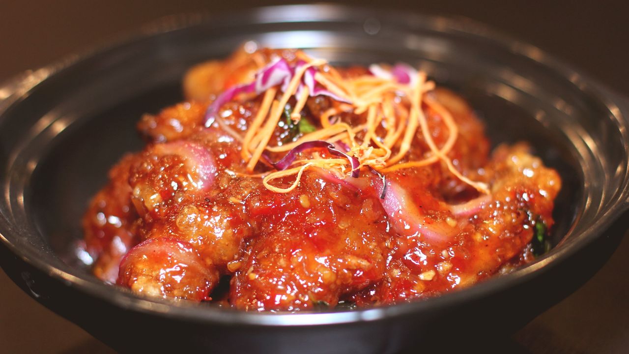 Chicken Ribs with Kam Heong Sauce in Claypot