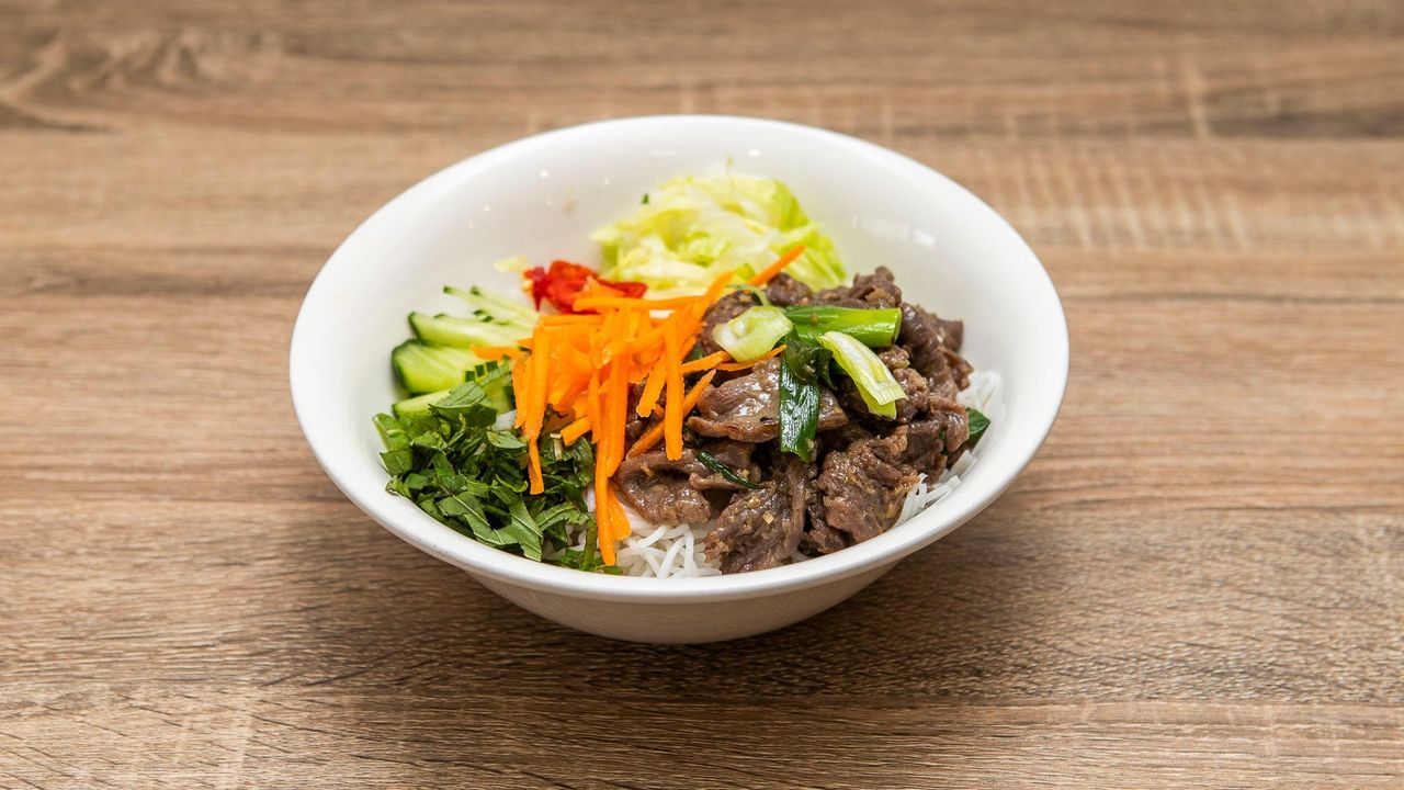 Lemongrass Beef and Vermicelli Noodle Salad