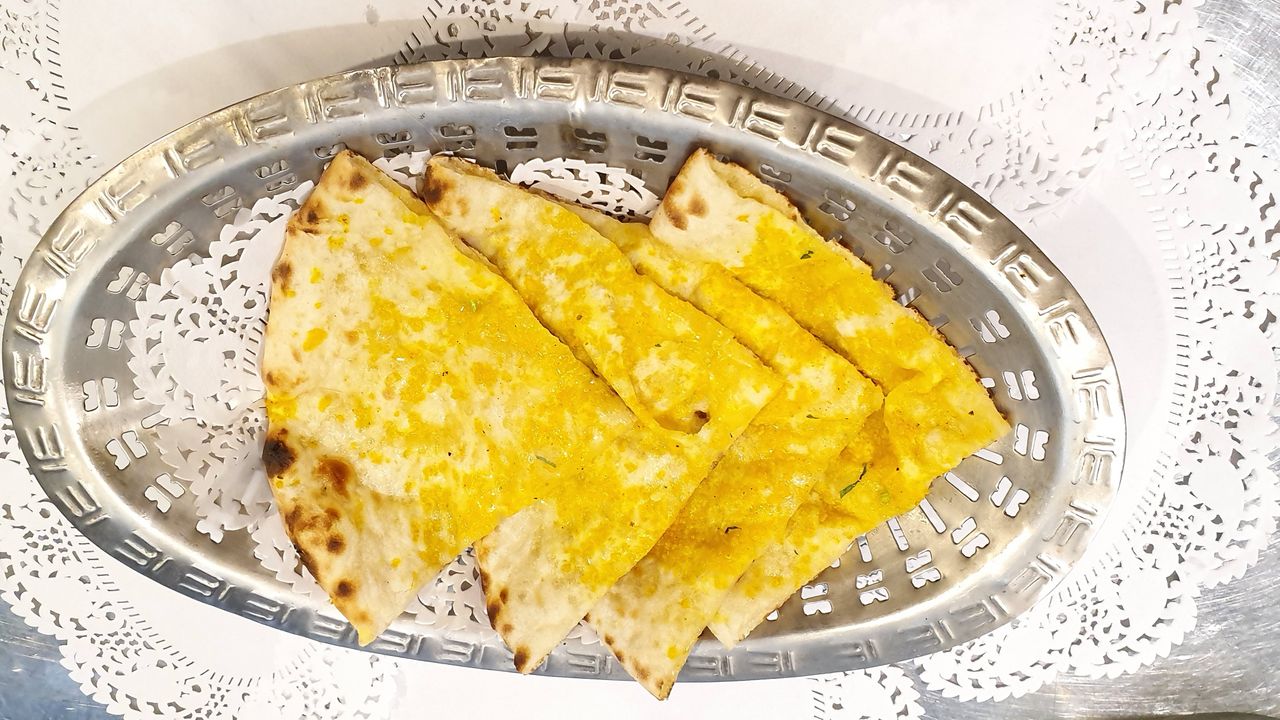 Cheese and Garlic Naan