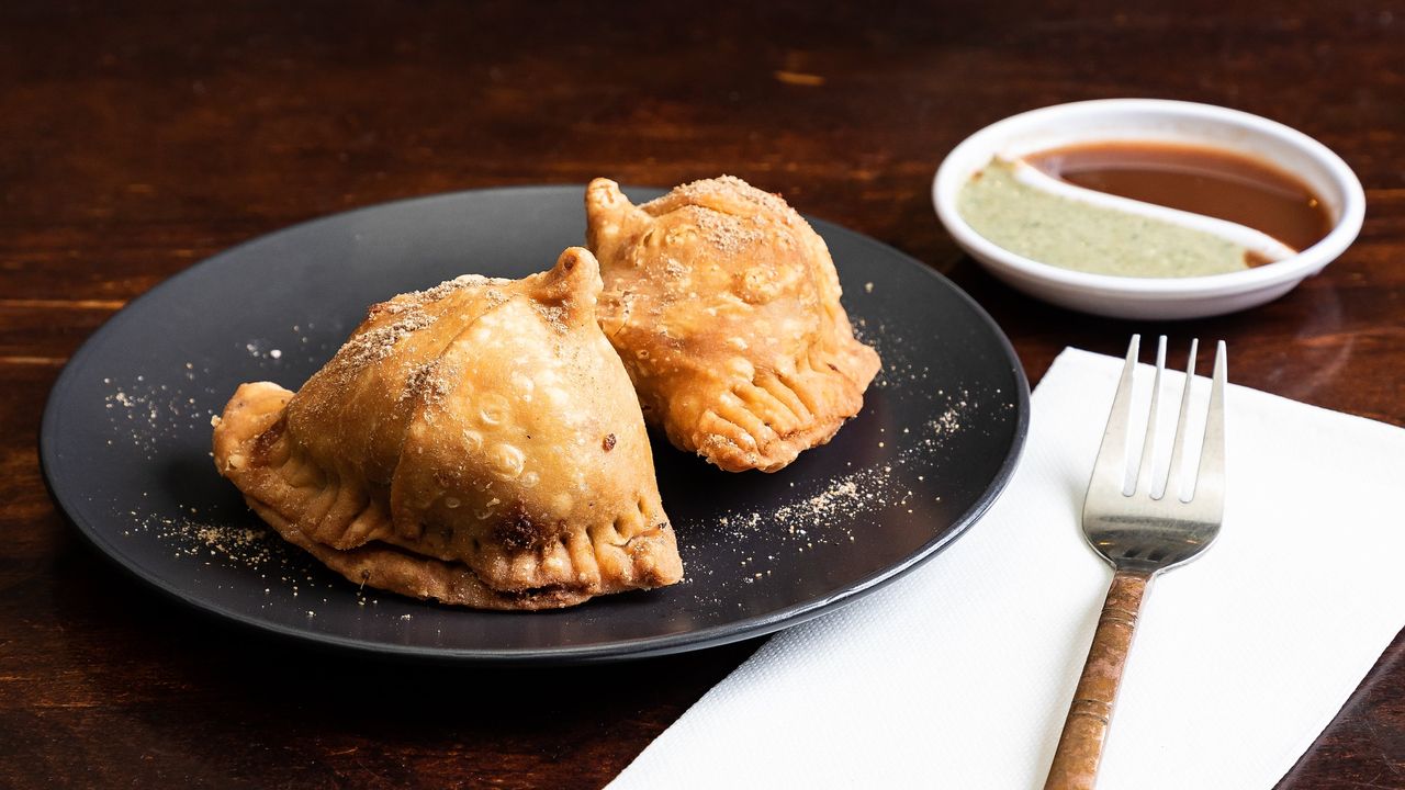 Aloo Samosa  ( DF & NF) (2 Pieces)