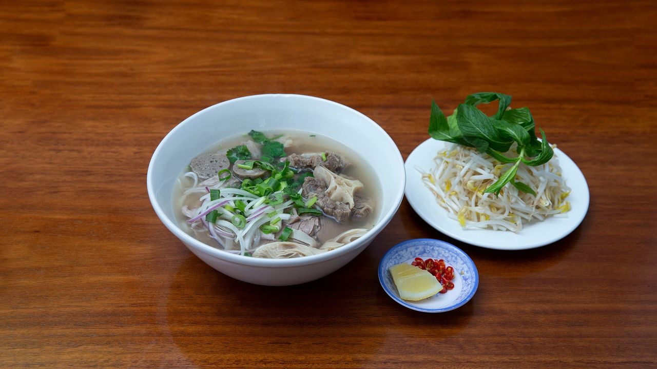 Pho Dac Biet Duoi Bo
