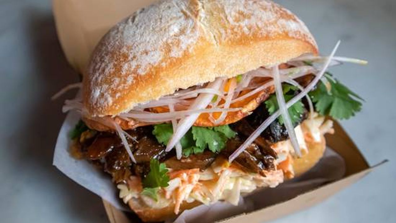Pan Con Carne Asada