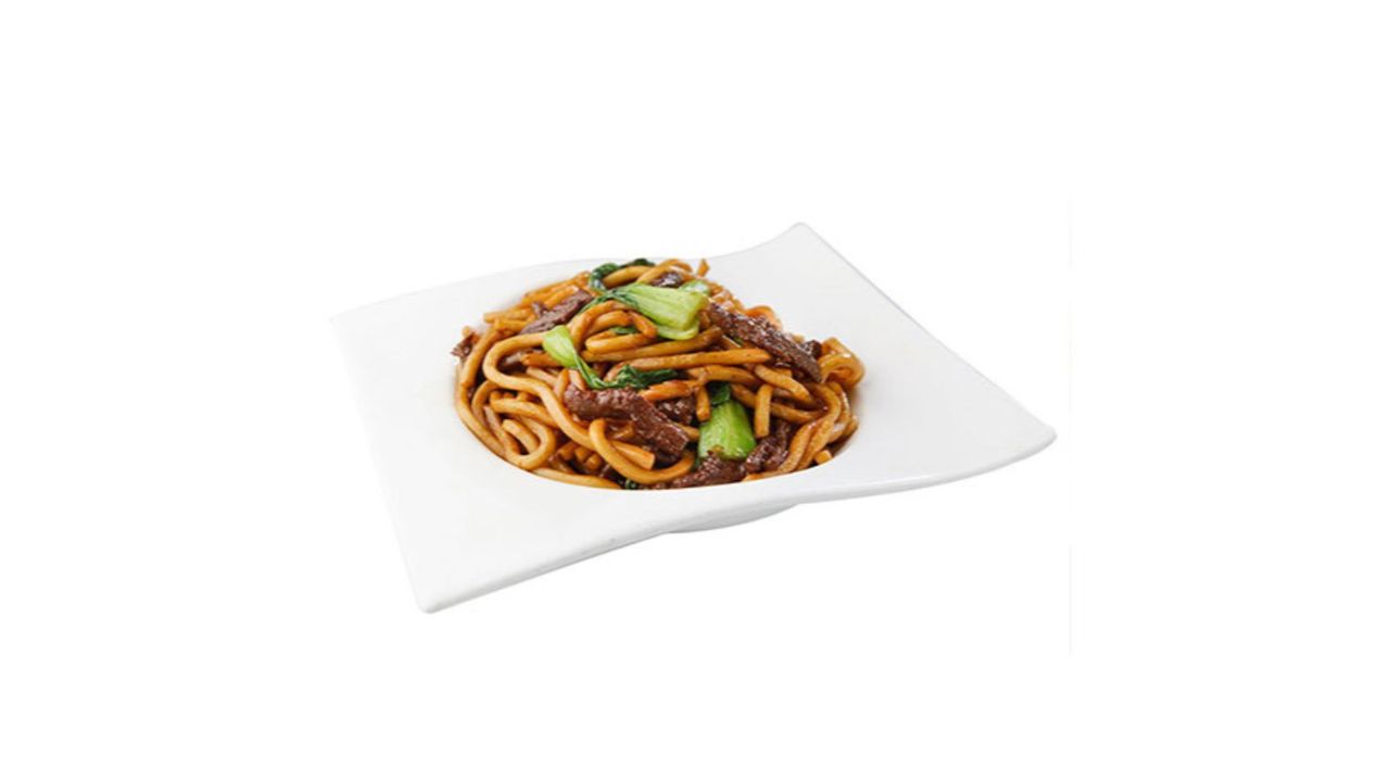 Stir Fried Rice Noodle with Beef