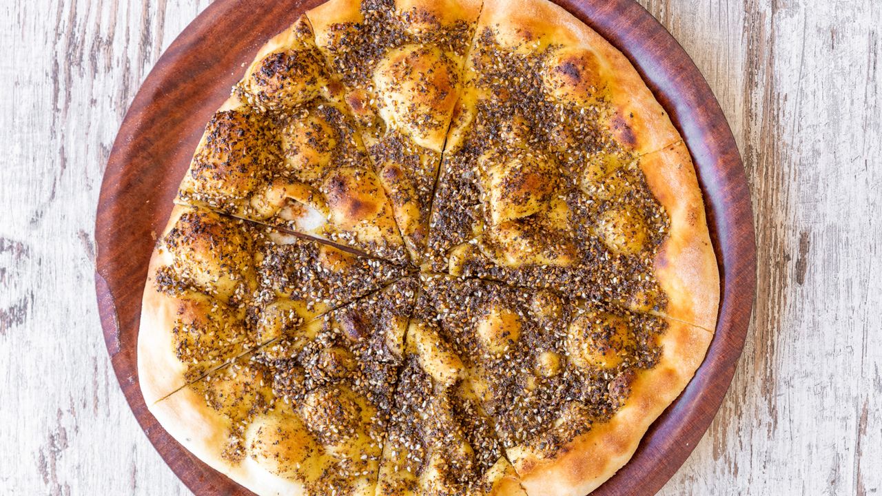Zaatar Veggies Pizza