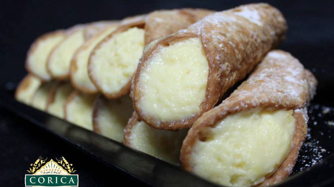 Sicilian Cannoli (Vanilla Custard)