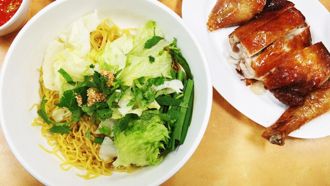 27. Crispy Chicken with Egg Noodle