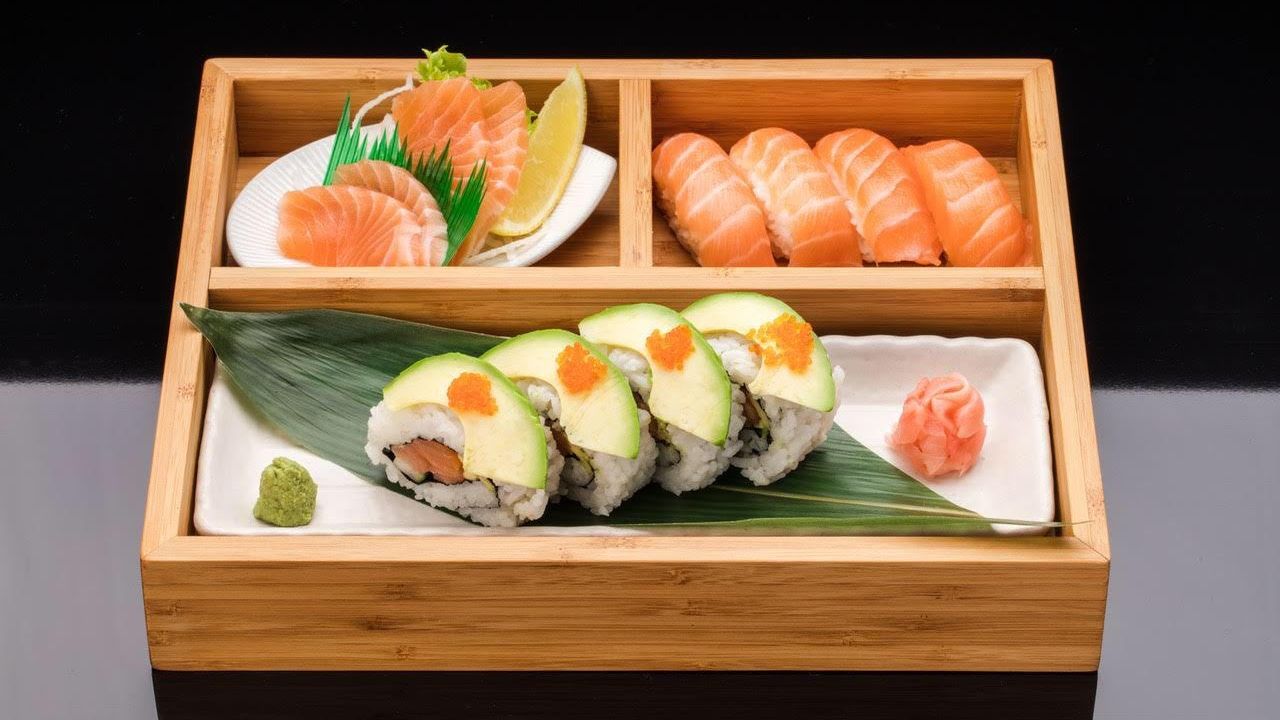 Salmon Deluxe Bento 【盛り合わせ】