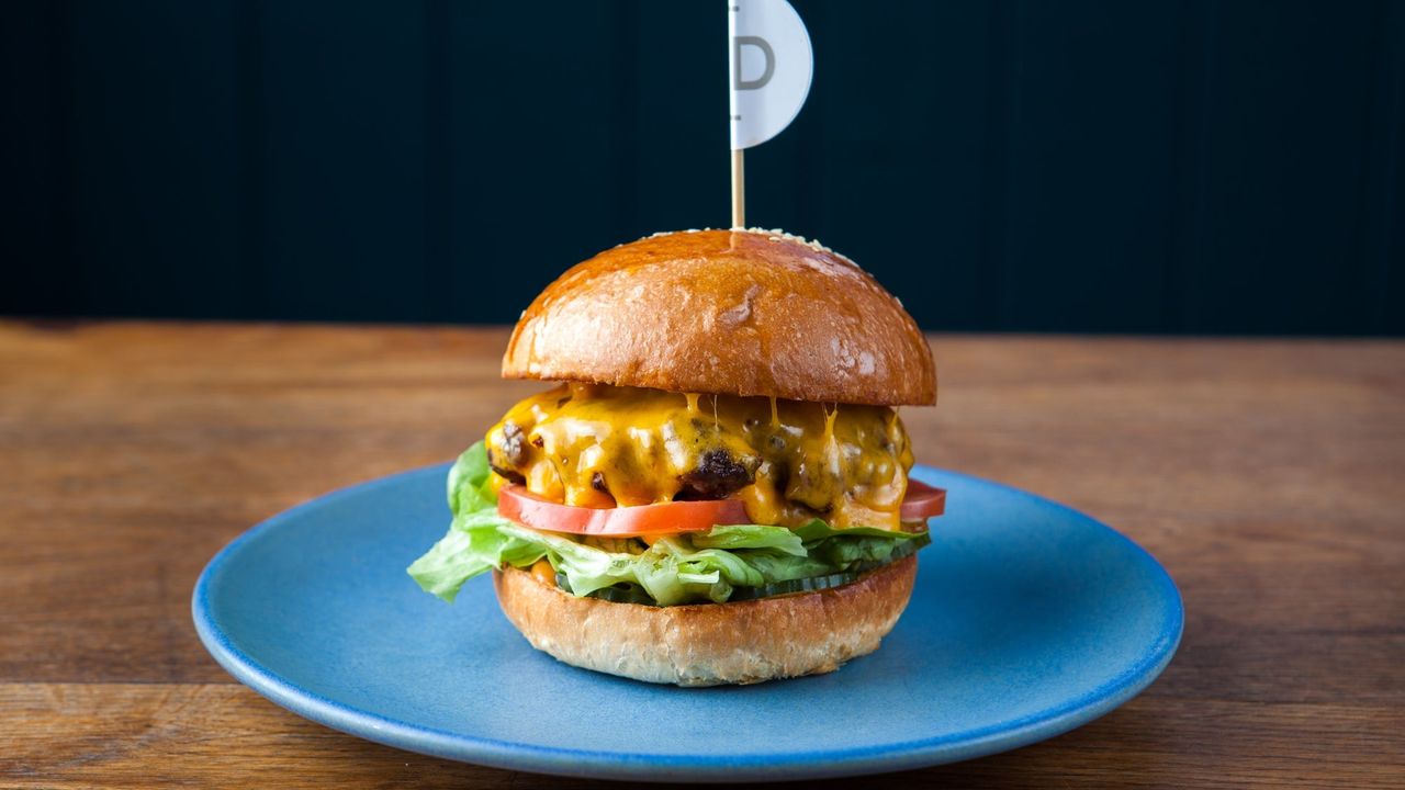 Classic Cheeseburger