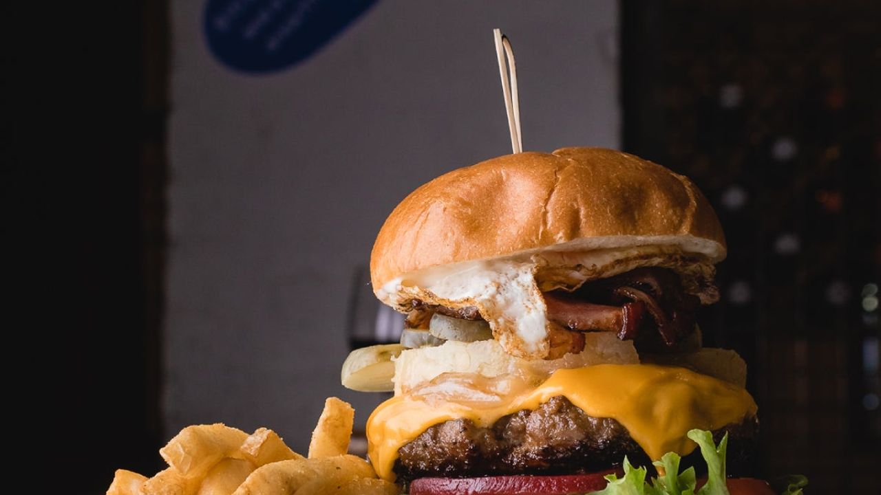 Beef Burger with Chips