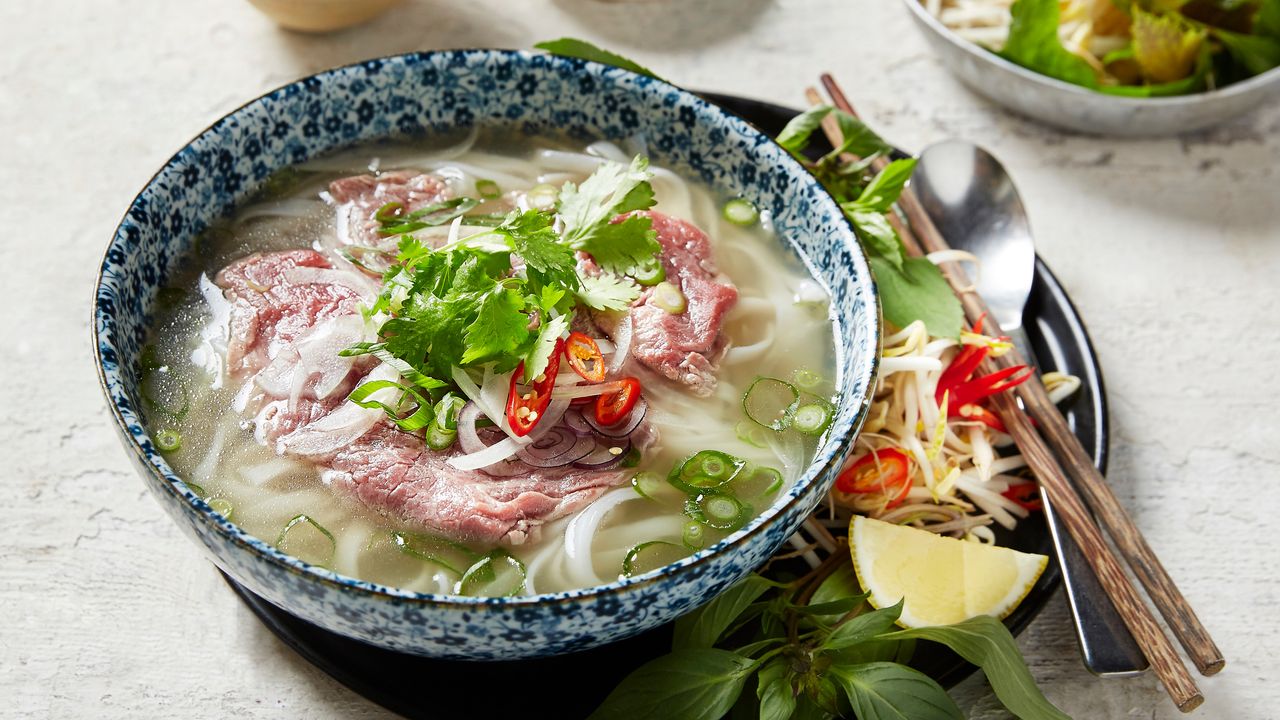 P1. Beef Noodle Soup / Phở Tái