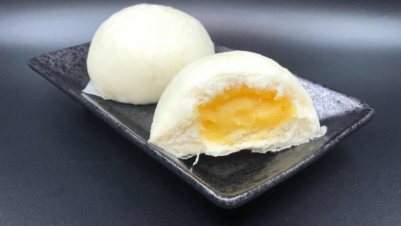 Egg Custard Bun (2)