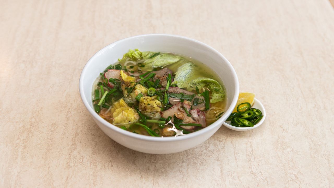 Rice Noodle with Pork Wonton, BBQ Pork and Bean Sprout